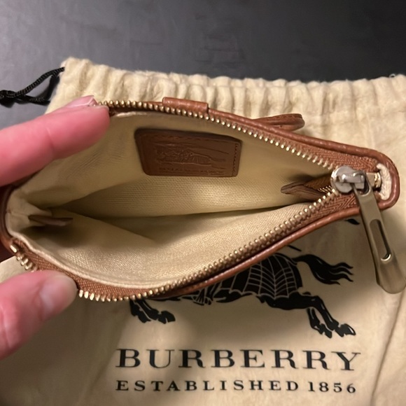 Burberry Spring Check wristlet - Picture 4 of 4